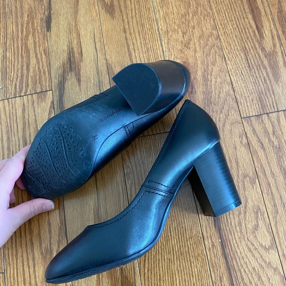 EASYSPIRIT Padded Heels - Picture 6 of 6